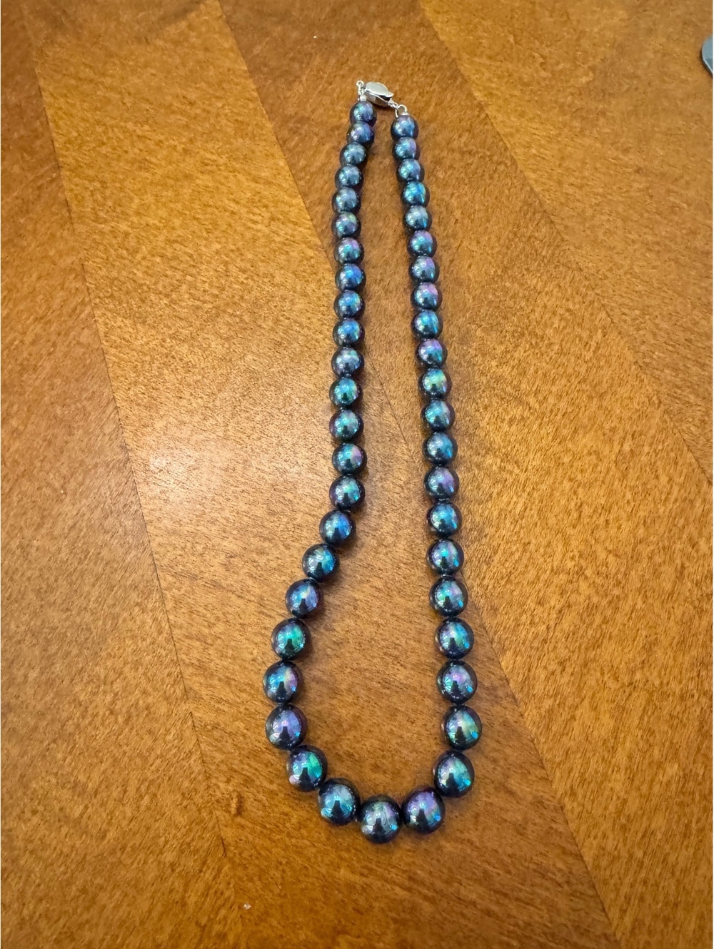 Iridescent Black Pearl Beaded Necklace with Silver Clasp 515